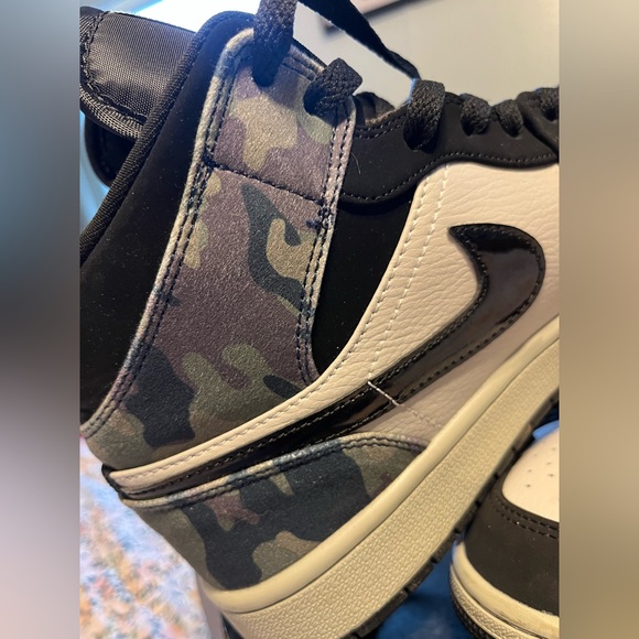 Jordan 1 Mid Camouflage Black and White